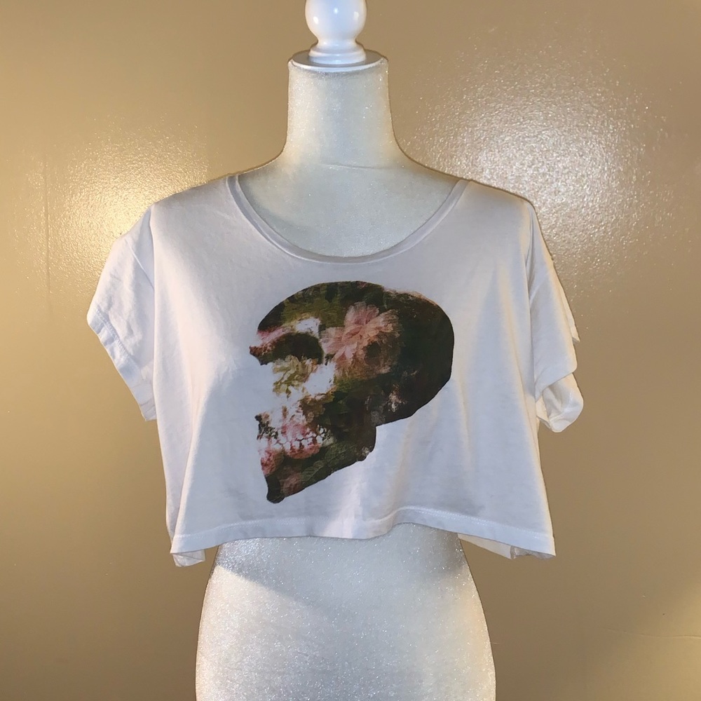 CROPPED GRAPHIC TEE